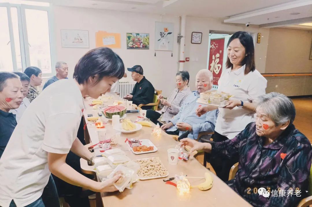 中秋逢国庆，，，双节共欢庆