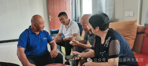 别样生日会，，，情暖老人心