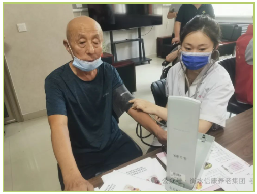 义诊进信康，，，，，温暖又康健
